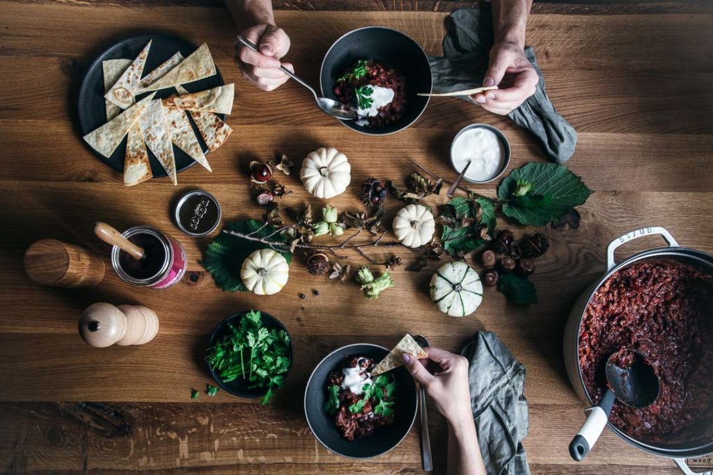 Chili sin Carne | Vegetarisches Chili mit Kakao und Walnüssen